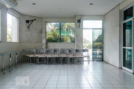 Apartamento à venda com 94m², 2 quartos e 1 vagaSalão de festas