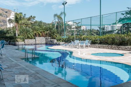 Apartamento à venda com 94m², 2 quartos e 1 vagaPiscina