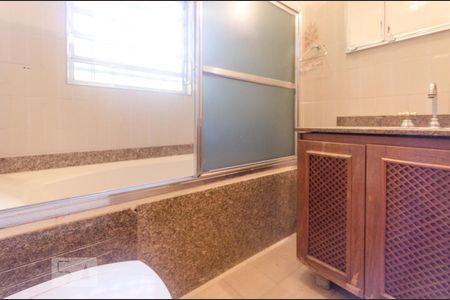 Baheiro Suíte de casa para alugar com 3 quartos, 196m² em Vila Mariana, São Paulo