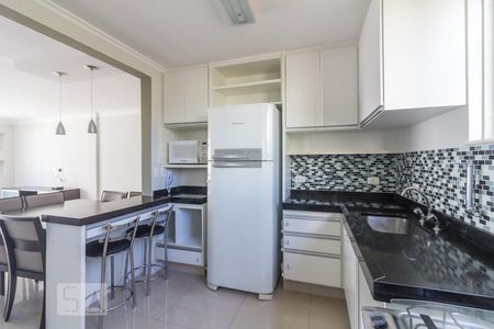 Cozinha de apartamento para alugar com 3 quartos, 100m² em Bela Vista, São Paulo