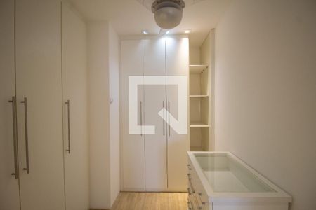 Apartamento para alugar com 82m², 2 quartos e 1 vagaCloset da Suíte