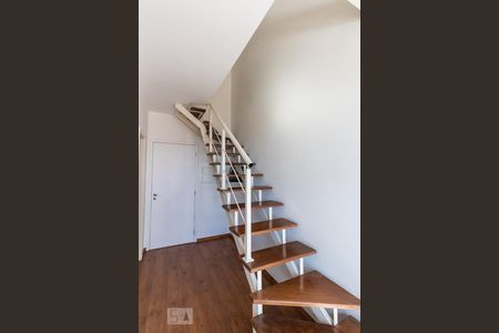 Escadas de apartamento à venda com 1 quarto, 40m² em Cidade Monções, São Paulo