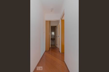 Corredor de apartamento para alugar com 2 quartos, 56m² em Saúde, São Paulo