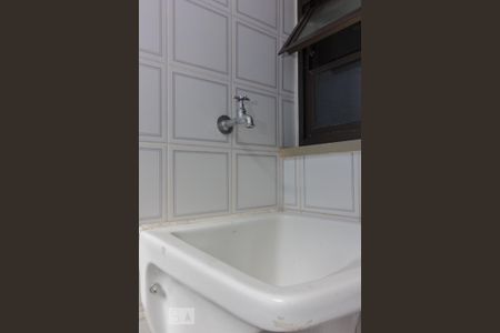 Área de serviço de apartamento para alugar com 2 quartos, 56m² em Saúde, São Paulo