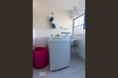 Apartamento à venda com 75m², 2 quartos e 1 vagaÁrea de Serviço