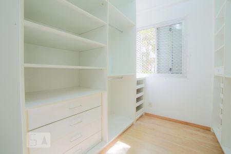 Apartamento para alugar com 70m², 2 quartos e 1 vaga Apartamento para alugar com 70m², 2 quartos e 1 vagaCloset Suíte