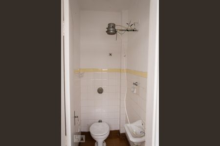 Apartamento à venda com 74m², 2 quartos e 1 vaga Apartamento à venda com 74m², 2 quartos e 1 vagaBanheiro de serviço