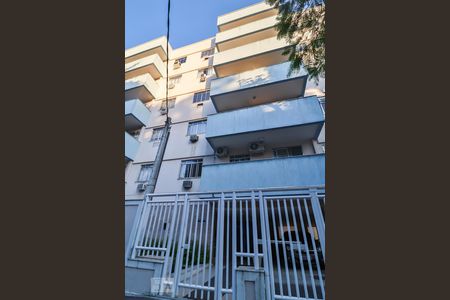 Apartamento à venda com 63m², 2 quartos e 1 vaga Apartamento à venda com 63m², 2 quartos e 1 vagaFachada