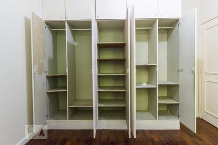 Apartamento à venda com 240m², 4 quartos e 2 vagasDetalhe