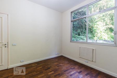 Apartamento à venda com 240m², 4 quartos e 2 vagasQuarto 2