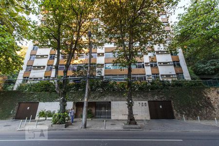 Apartamento à venda com 240m², 4 quartos e 2 vagasFachada