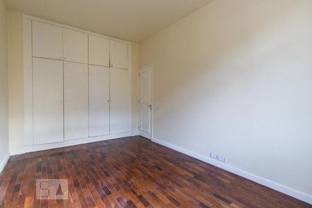 Apartamento à venda com 240m², 4 quartos e 2 vagasQuarto 1