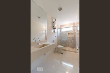 Apartamento à venda com 240m², 4 quartos e 2 vagasBanheiro 2
