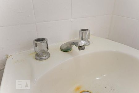 Apartamento à venda com 78m², 2 quartos e 3 vagasBanheiro torneira