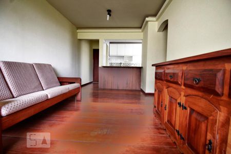 Sala de apartamento para alugar com 2 quartos, 70m² em Vila Suzana, São Paulo