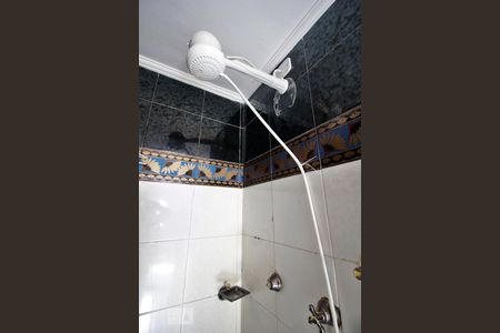 Chuveiro de apartamento para alugar com 2 quartos, 70m² em Vila Suzana, São Paulo