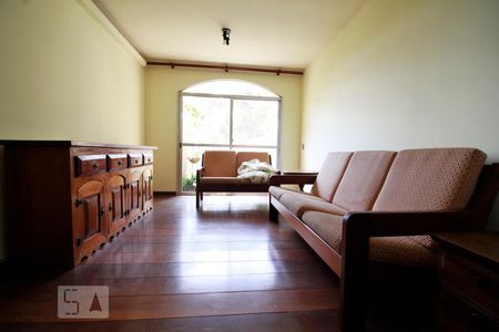 Sala de apartamento para alugar com 2 quartos, 70m² em Vila Suzana, São Paulo