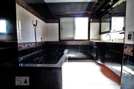 Banheiro de apartamento para alugar com 2 quartos, 70m² em Vila Suzana, São Paulo