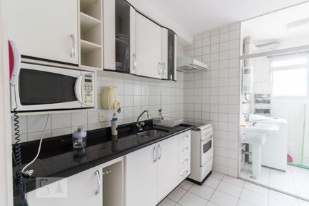 Cozinha de apartamento à venda com 2 quartos, 64m² em Vila das Bandeiras, Guarulhos