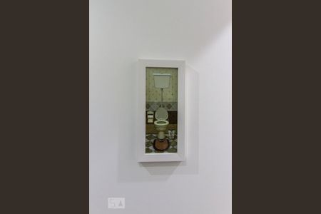 Studio à venda com 35m², 1 quarto e 1 vagaDetalhe do Quadro na porta do Banheiro 