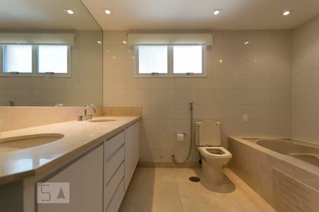 Apartamento à venda com 185m², 4 quartos e 3 vagasQuarto 4 - Suíte/ Banheiro