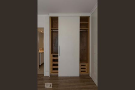 Apartamento à venda com 185m², 4 quartos e 3 vagasQuarto 4 - Suíte (Armários)
