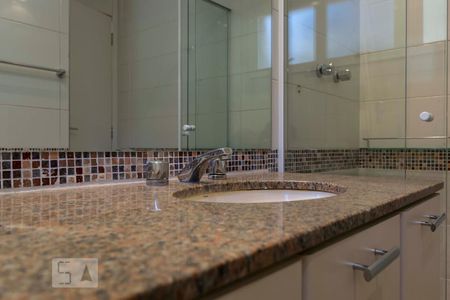 Apartamento à venda com 185m², 4 quartos e 3 vagasQuarto 2 - Suíte/ Banheiro (Torneira)