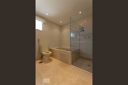 Apartamento à venda com 185m², 4 quartos e 3 vagasQuarto 4 - Suíte/ Banheiro