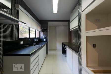 Apartamento à venda com 185m², 4 quartos e 3 vagasCozinha