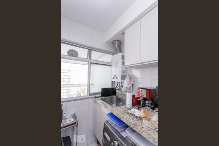 Apartamento à venda com 76m², 3 quartos e 1 vagaÁrea de serviço