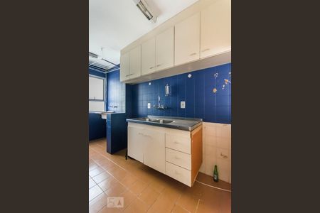 Cozinha de apartamento para alugar com 1 quarto, 42m² em Itaim Bibi, São Paulo