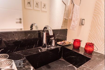 Apartamento para alugar com 220m², 4 quartos e 4 vagasLavabo