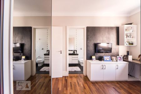 Apartamento para alugar com 220m², 4 quartos e 4 vagasSuíte 1