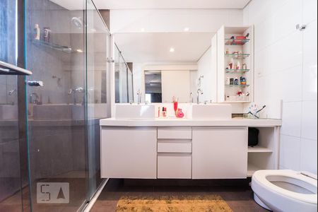 Apartamento para alugar com 220m², 4 quartos e 4 vagasBanheiro da Suíte 2