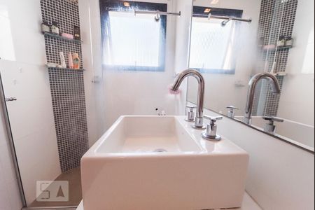 Apartamento para alugar com 220m², 4 quartos e 4 vagasBanheiro