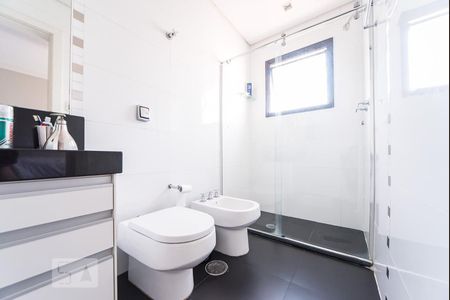 Apartamento para alugar com 220m², 4 quartos e 4 vagasBanheiro da Suíte 1