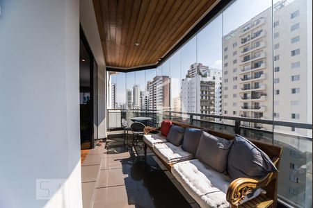 Varanda de apartamento para alugar com 4 quartos, 220m² em Indianópolis, São Paulo