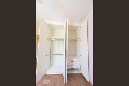 Armários  de apartamento à venda com 3 quartos, 100m² em Vila Lídia, Campinas