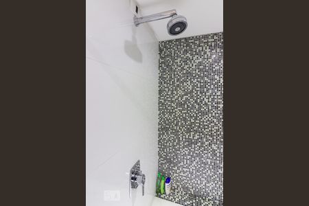 Banheiro de apartamento para alugar com 3 quartos, 90m² em Santa Teresinha, São Paulo