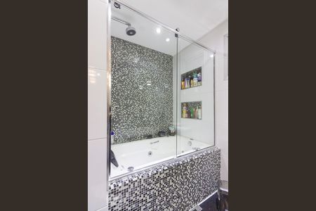 Banheiro de apartamento para alugar com 3 quartos, 90m² em Santa Teresinha, São Paulo