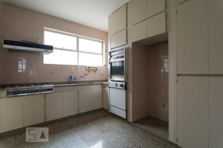 Apartamento à venda com 317m², 4 quartos e 3 vagasCozinha