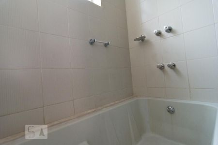 Apartamento à venda com 317m², 4 quartos e 3 vagasBanheiro Suíte