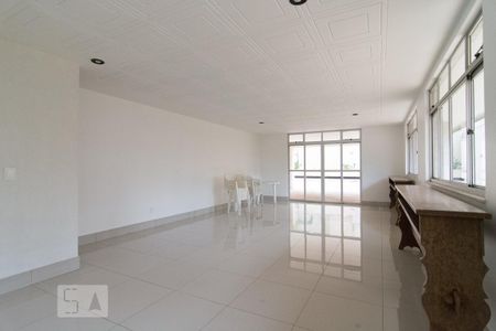 Apartamento à venda com 317m², 4 quartos e 3 vagasSalão