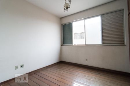 Apartamento à venda com 317m², 4 quartos e 3 vagasQuarto 2