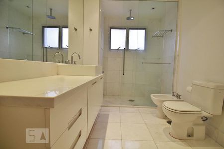 Apartamento à venda com 245m², 3 quartos e 4 vagasBanheiro suíte 3