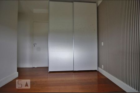 Apartamento à venda com 245m², 3 quartos e 4 vagasSuíte 1