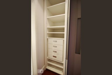 Apartamento à venda com 245m², 3 quartos e 4 vagasClosett suíte 3