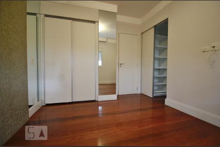 Apartamento à venda com 245m², 3 quartos e 4 vagasSuíte 2