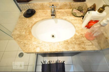 Apartamento à venda com 70m², 3 quartos e 1 vagaDetalhe do banheiro