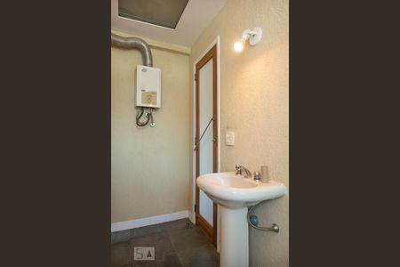 Apartamento à venda com 199m², 3 quartos e 1 vaga Apartamento à venda com 199m², 3 quartos e 1 vagaBanheiro da suíte